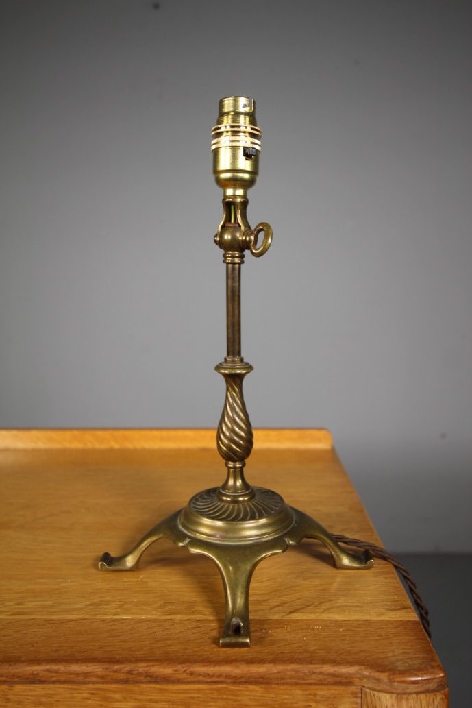 Edwardian Quality Pullman Style Antique Table Lamp