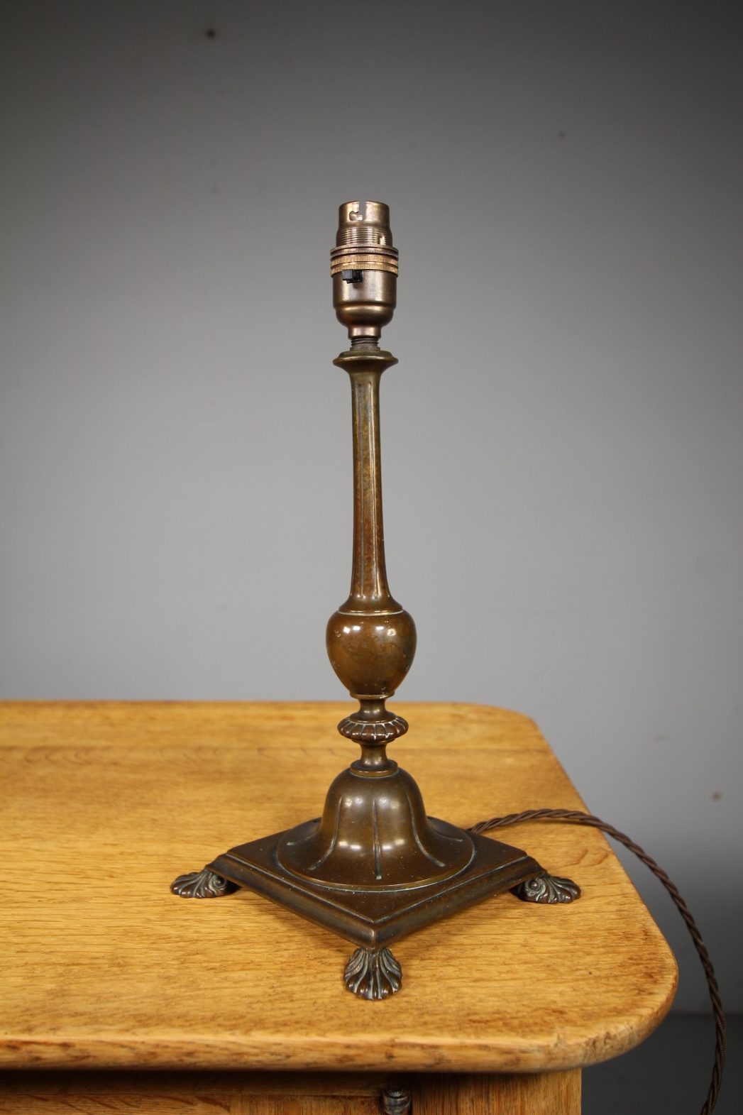 Beautiful English Bronzed Antique Table Lamp