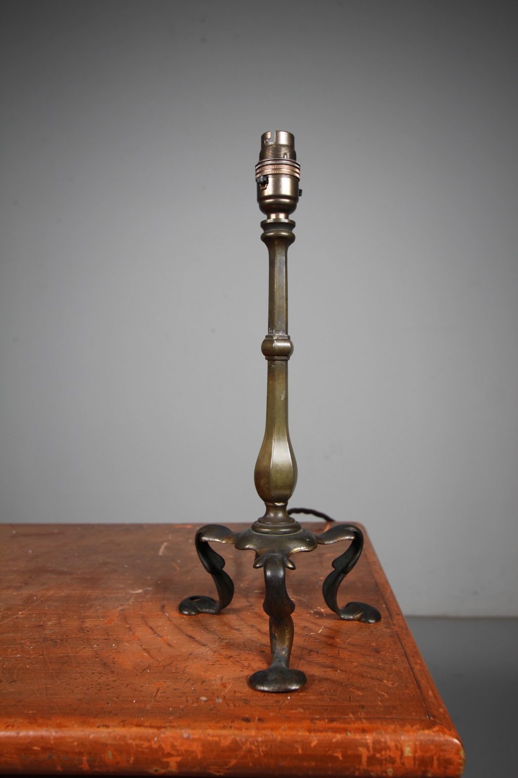 Faraday & Sons Antique Brass Table Lamp – Stamped