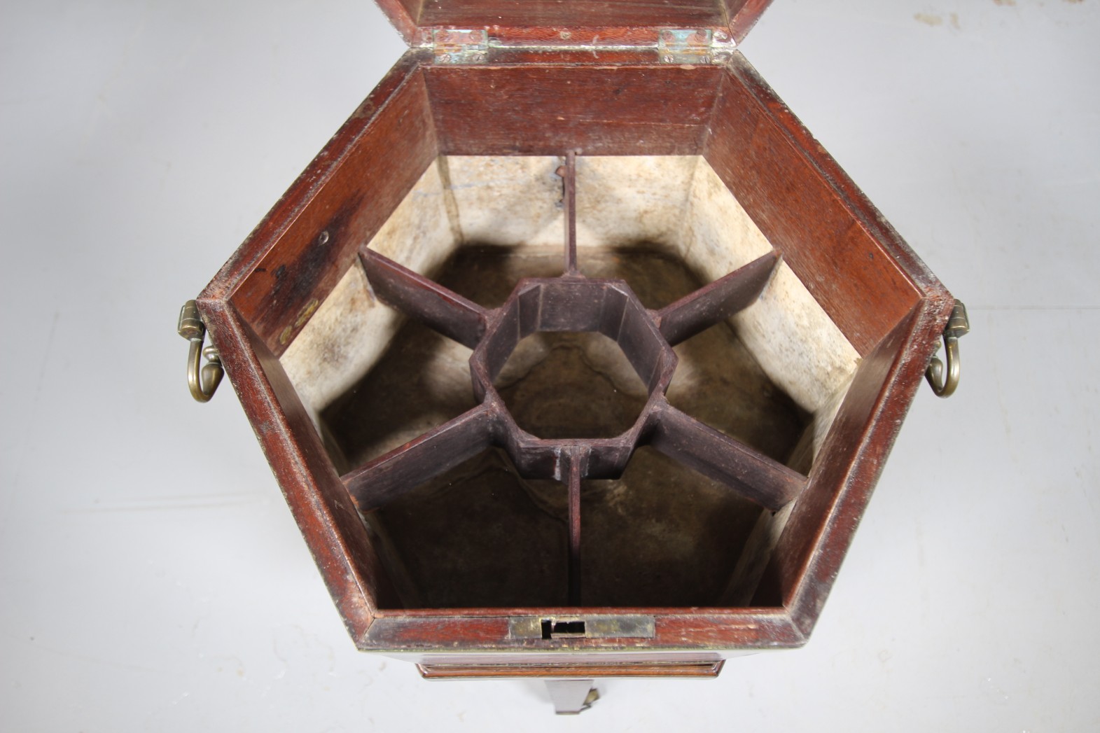 English Quality Georgian Antique Mahogany Cellarette