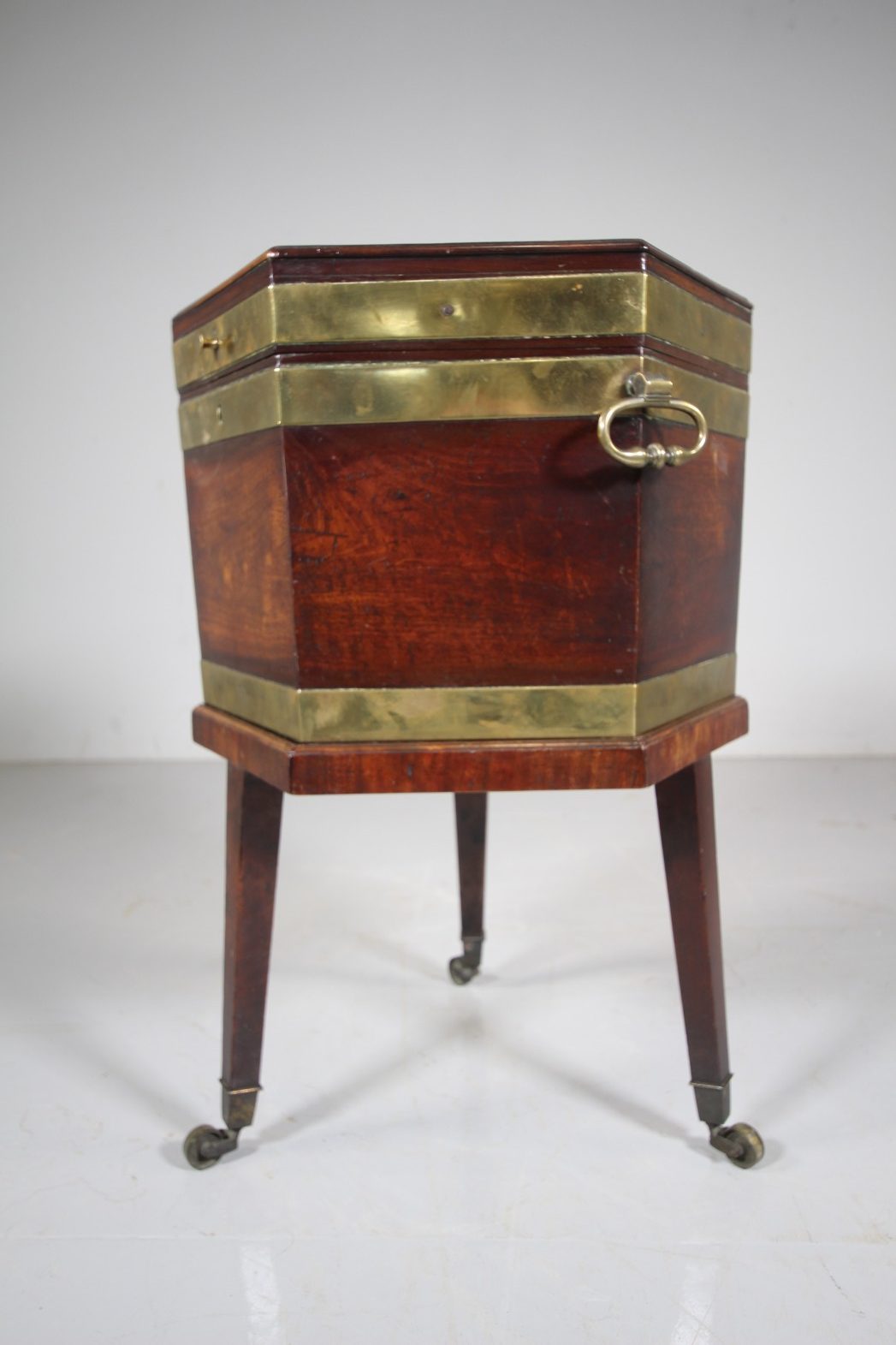 English Quality Georgian Antique Mahogany Cellarette - Image 8