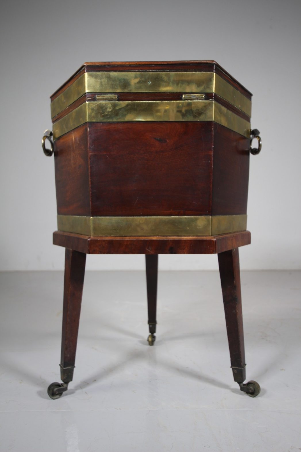 English Quality Georgian Antique Mahogany Cellarette - Image 11
