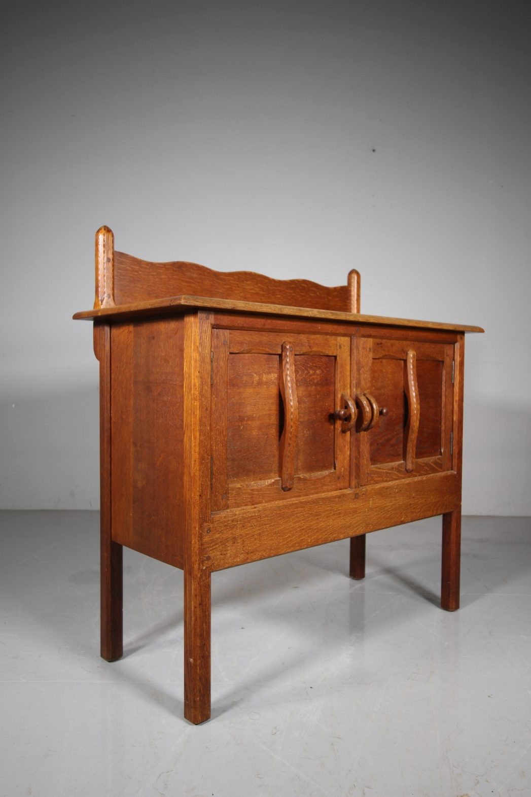 Very Rare Heals Antique Oak Dresser – Labelled