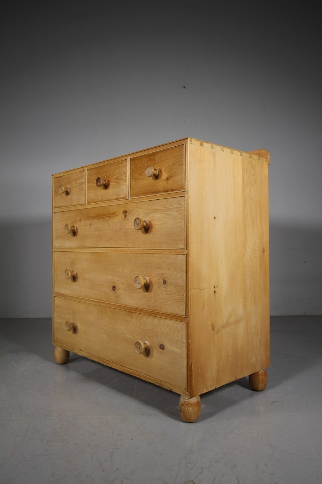 Heals of London 1920’s Pine Chest of Drawers