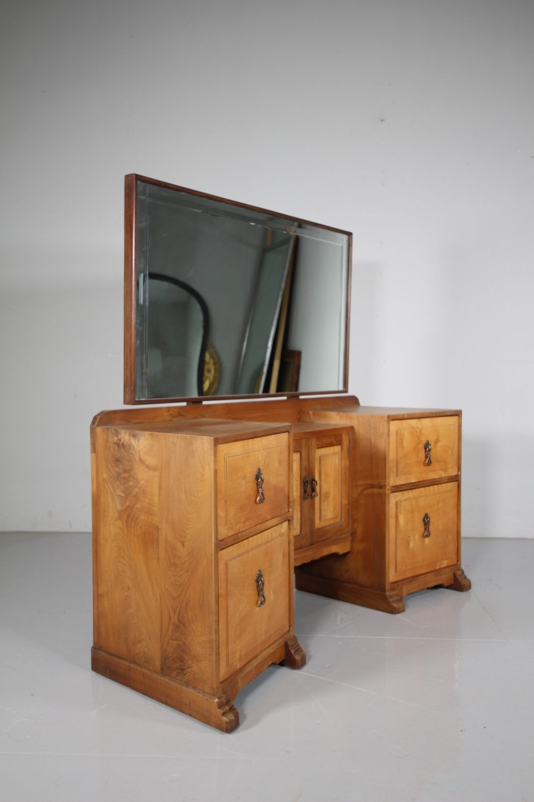 High Quality Cotswold School 1930’s Dressing Chest & Stool
