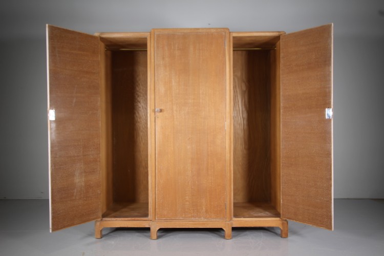 Fabulous Heals 1920's Oak Triple Wardrobe - Splits Up