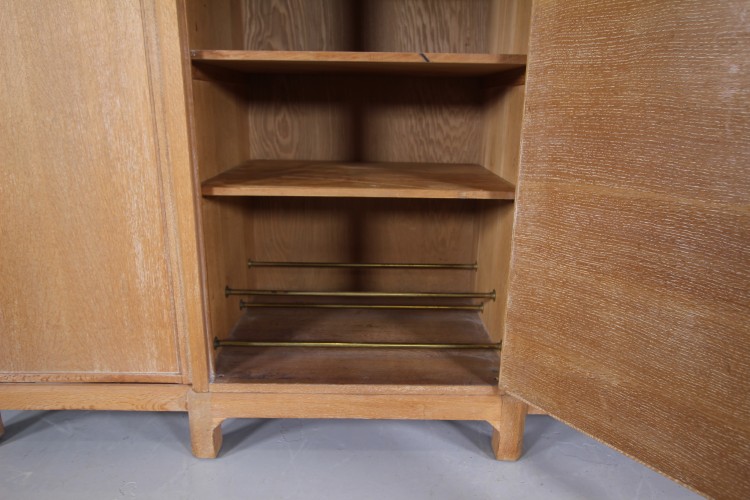 Fabulous Heals 1920's Oak Triple Wardrobe - Splits Up - Image 7