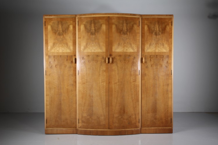 Wonderful Heals Antique Sycamore Triple Bow Front Wardrobe - Labelled - Image 3