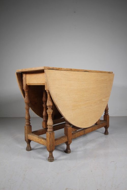 Heals 1920’s Oak Gateleg Oval Dining Table