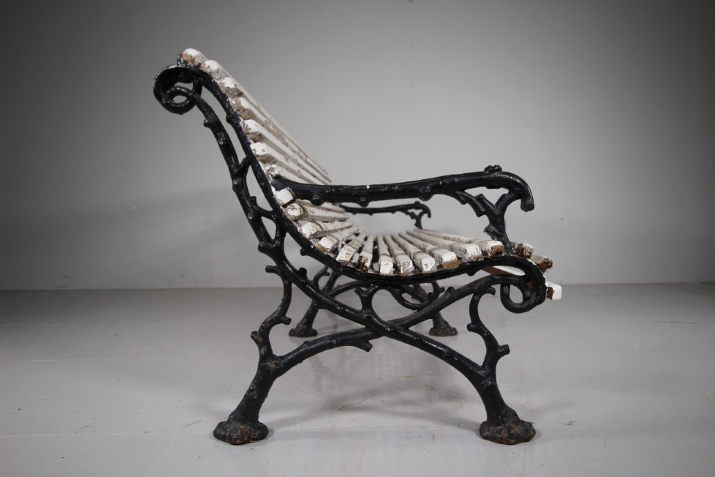 English 19th Century Garden Rustic Pattern Cast Iron Garden Bench