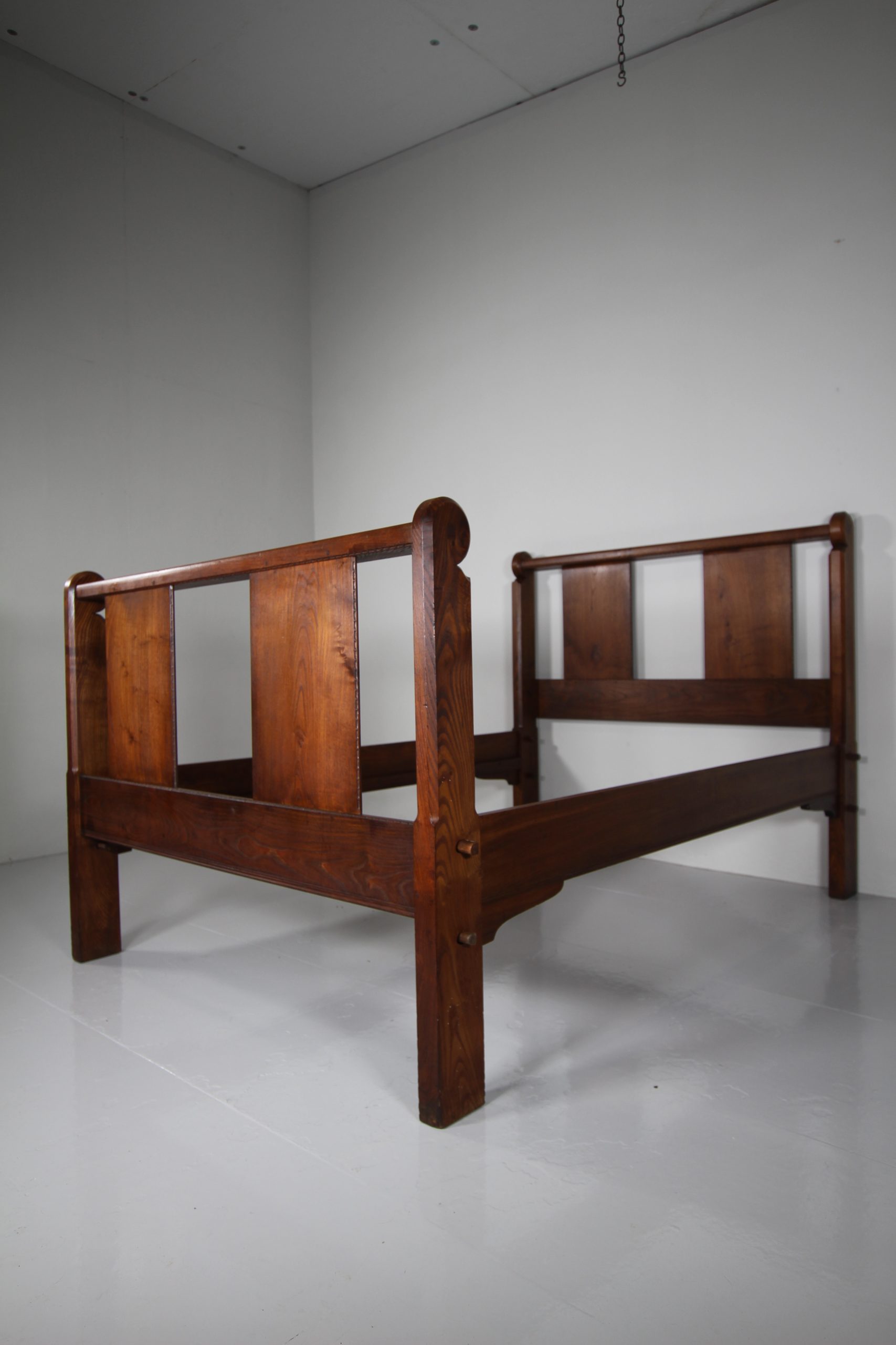 Important Very Rare Stanley Webb Davies 1930’s Sweet Chestnut Double Bed