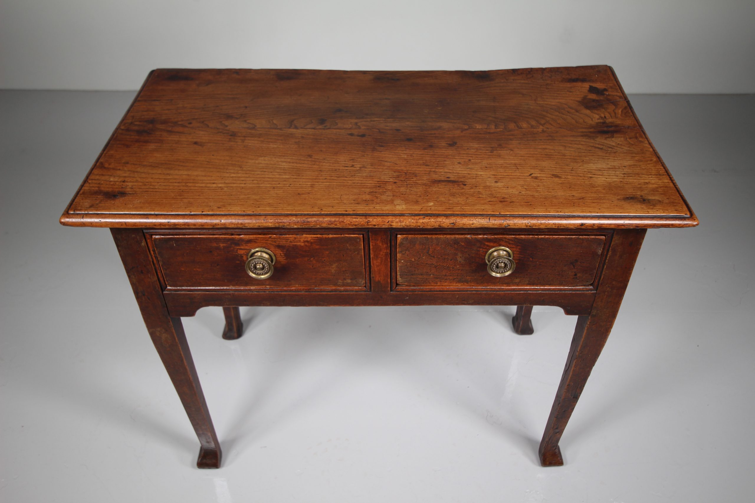 English 18th Century Antique Elm & Fruit Wood Side Table - Image 3