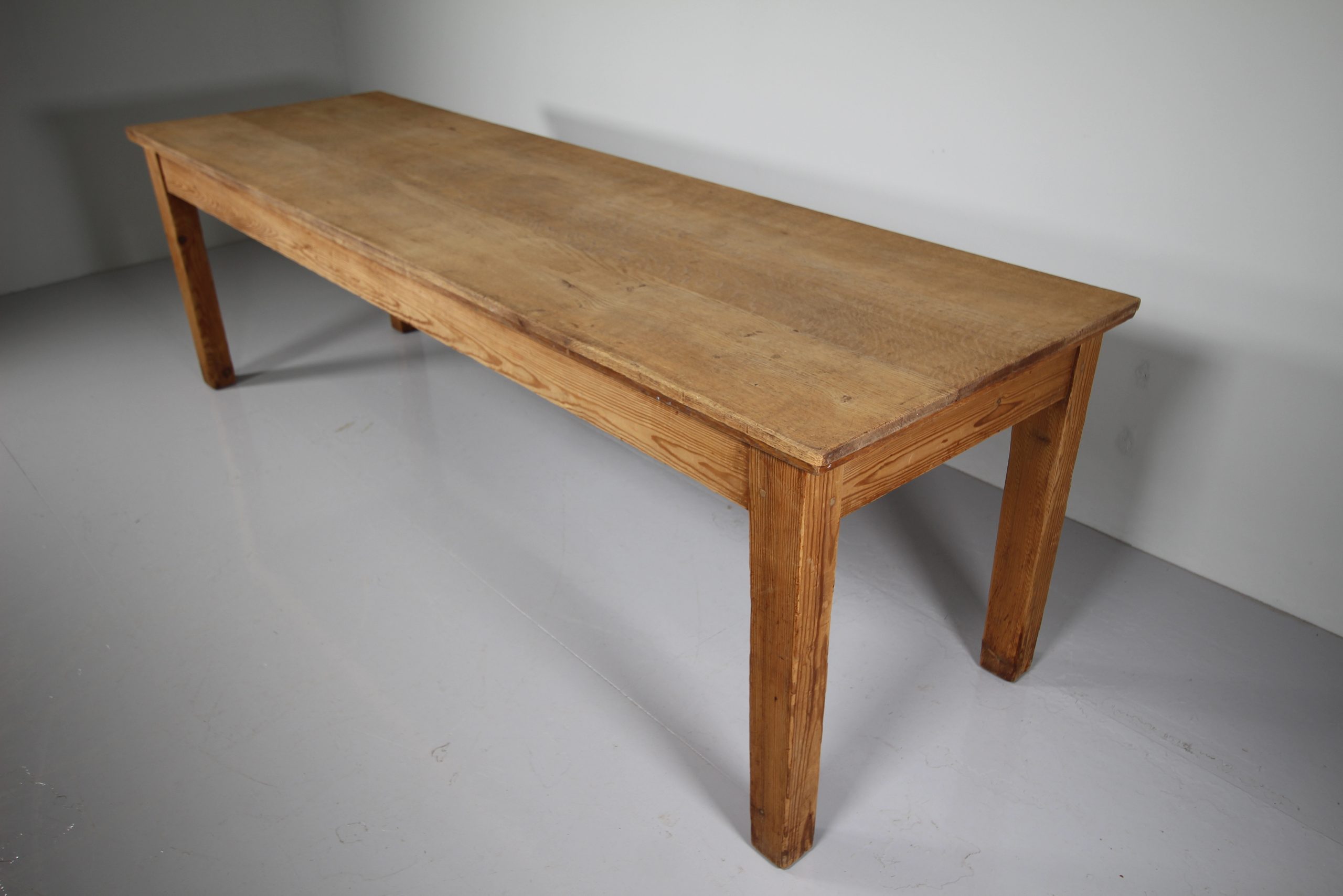 Large English 19th Century Antique Simple Dining Table - Image 7