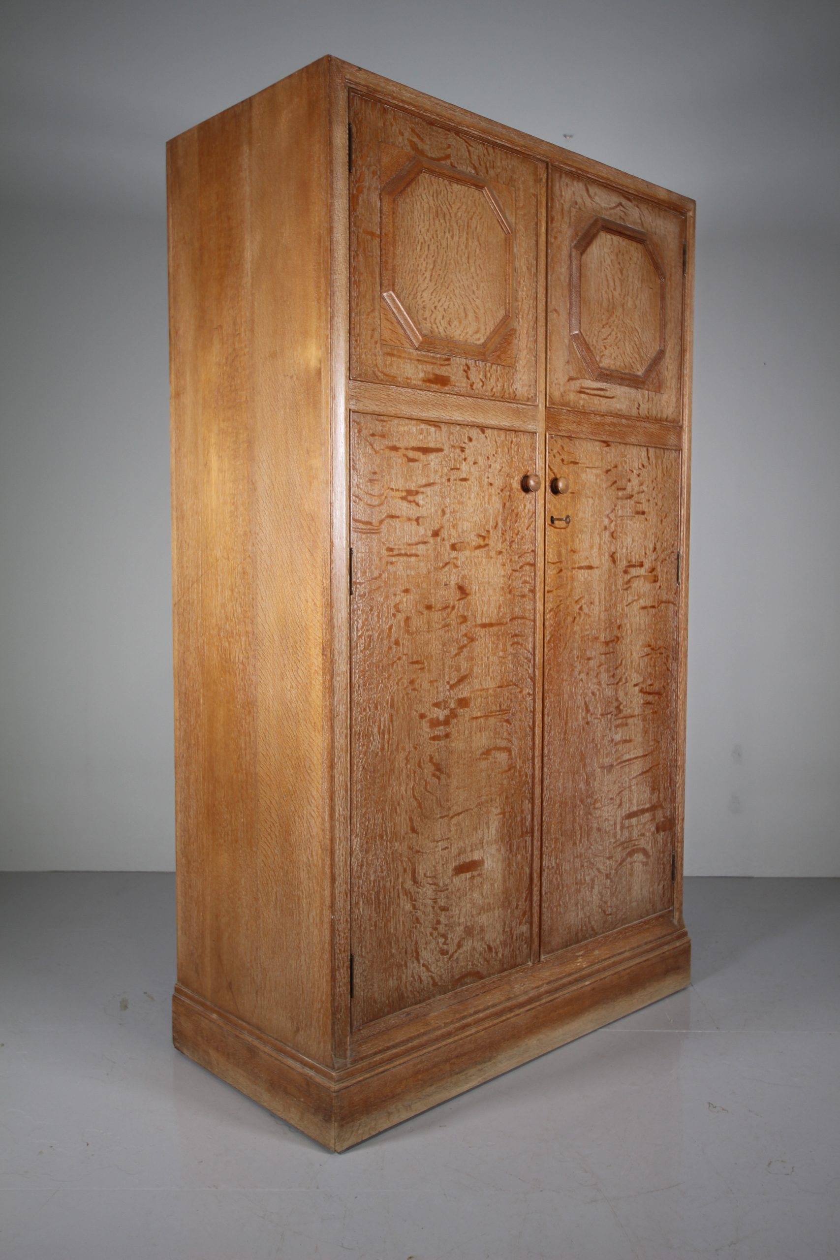 Fabulous Heals Of London 1920’s Buttery Hutch Wardrobe in Oak