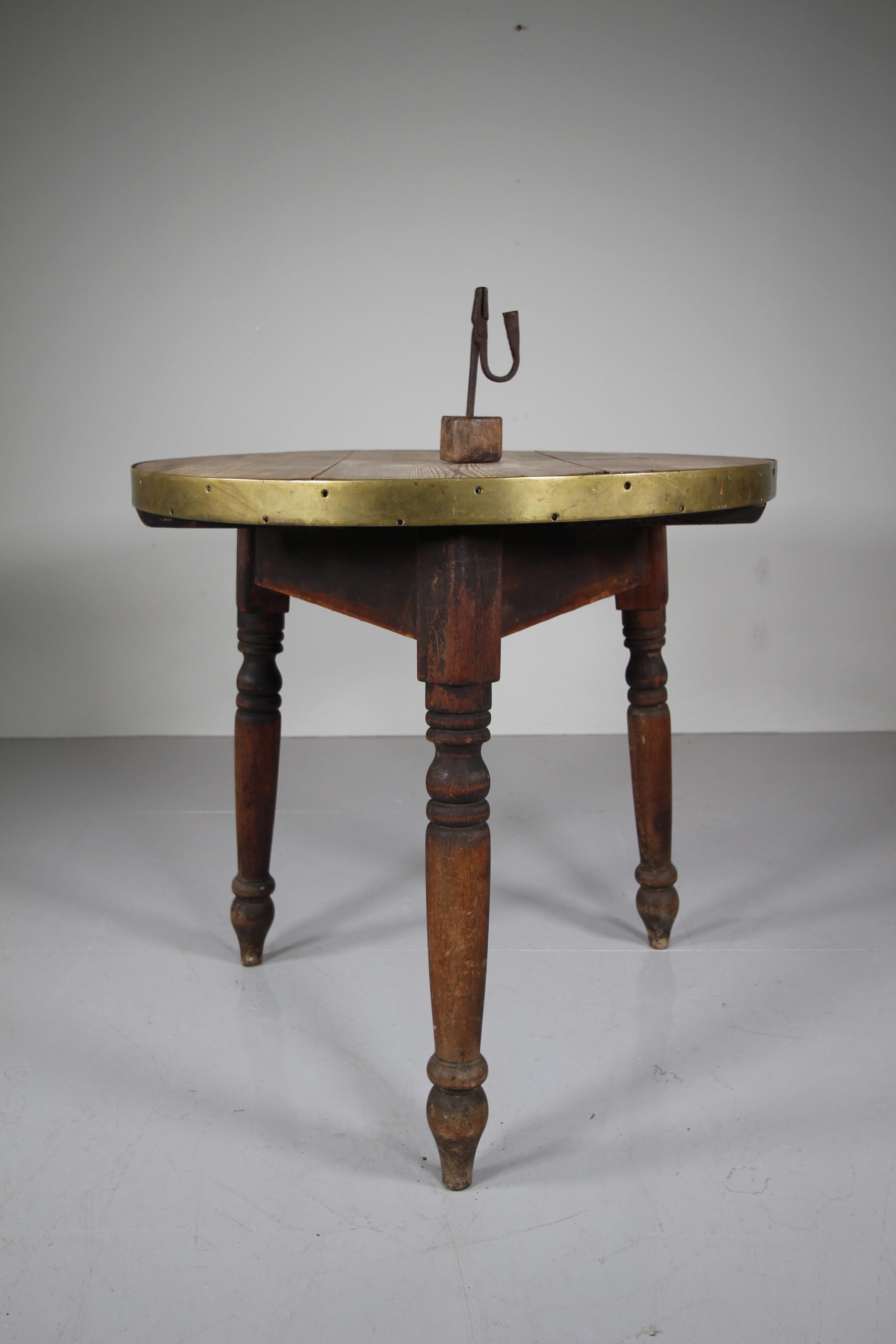 Early 19th Century Large Antique Cricket Tavern Table
